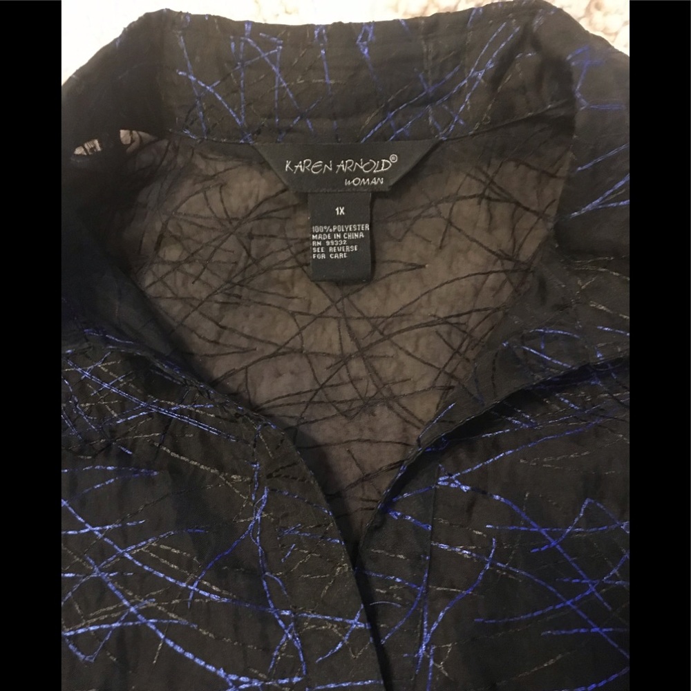 Karen Arnold Oman 1X sheer black w/blue fibers top